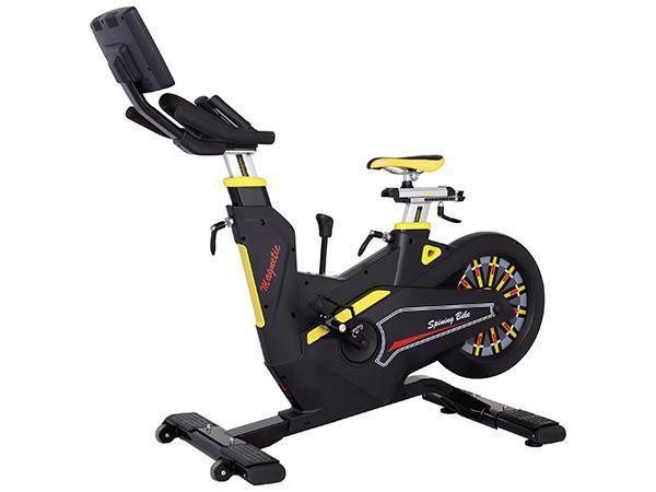 Bicicleta indoor cycling, de ultima generatie, special conceputa pentru utilizarea intensiva in salile de fitness.